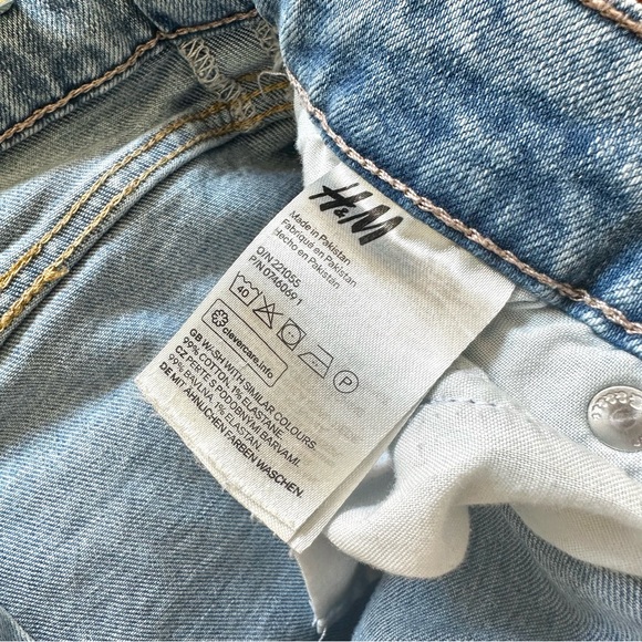 H&M Distressed Button Up Blue Jeans | Size 4 - Picture 7 of 7